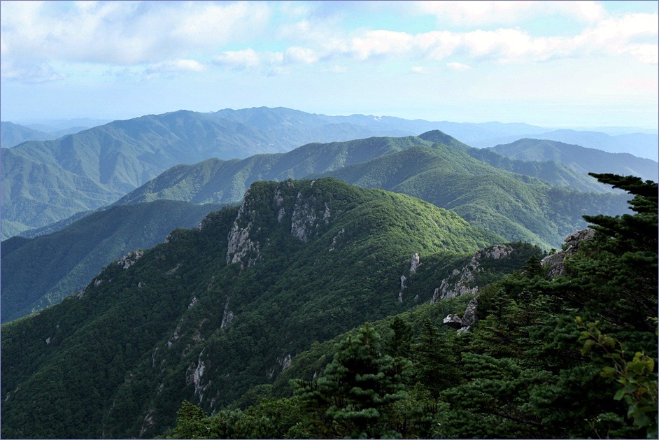 정상에서 바라본 오대산 방향 이미지