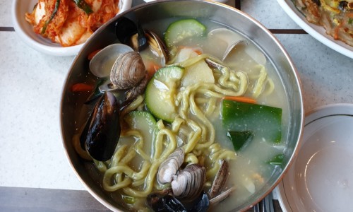 녹차칼국수 이미지