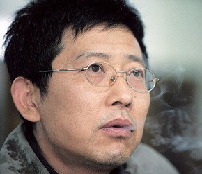 헌법 어겨가며 집회 막으면 선진화되나"/"신영철 사태, 색깔론과 물 ...