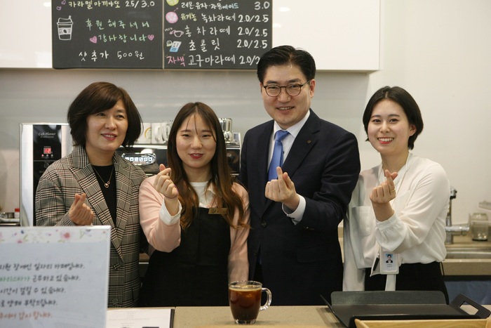 카페홀트 이미지