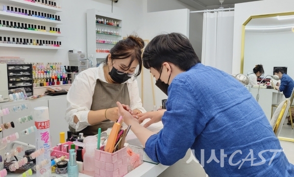 자랑손네일 이미지