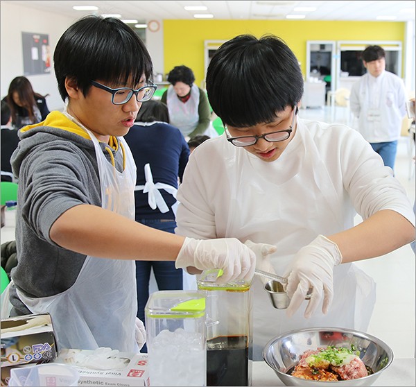 푸드팩토리 이미지