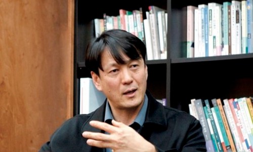 월간인터뷰 이미지