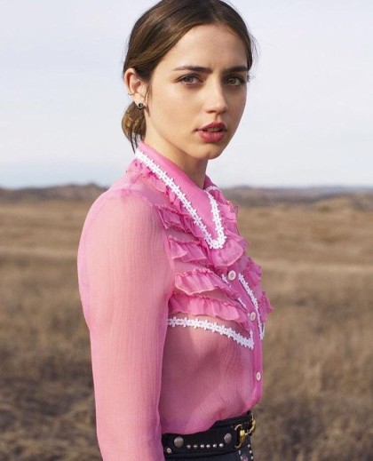 Ana de Armas stuns in smoldering magazine shoot