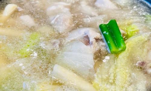 꼬꼬닭칼국수 이미지