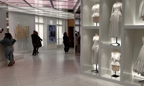 카페 디올(Cafe Dior) 이미지