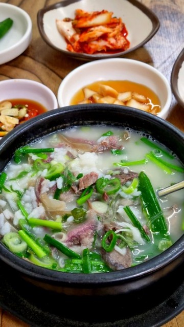 고독한 국밥가 : 제주 서귀포시 하효소머리국밥