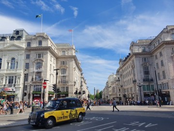 런던 여행 : 피카델리 구경, 위타드, 포트넘앤메이슨 쇼핑