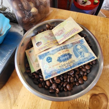 플라워 가든 입구 기프트숍 센스 만점 직원이 내려준 에스프레소 베트남 달랏 커피
