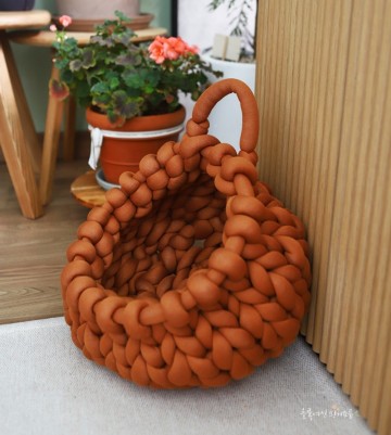 자이언트얀 뜨개실로 손가락 뜨개질: 고양이집 만들기
