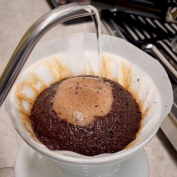 핸드드립 커피 내리는 법 강배전 원두로 맛있게 추출하기 물온도 하리오V60
