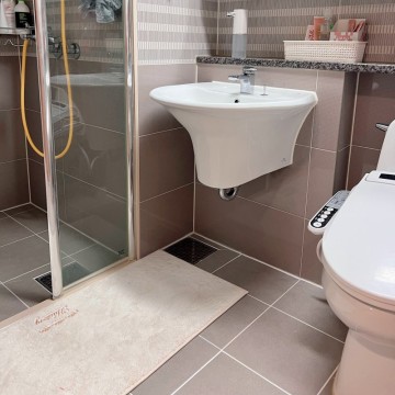 습식에서 건식 화장실로 변경 후 욕실 거울 변기 세면대 청소 tip + 매트 필수