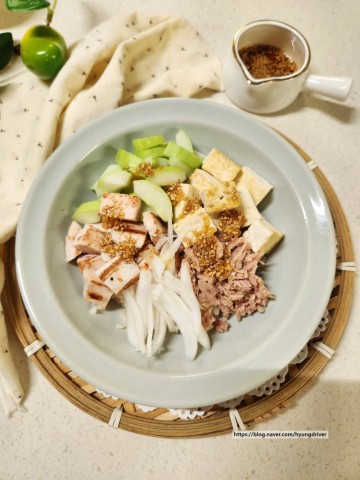 다이어트 오이참치비빔밥  닭가슴살 두부 비빔밥 소스와 칼로리