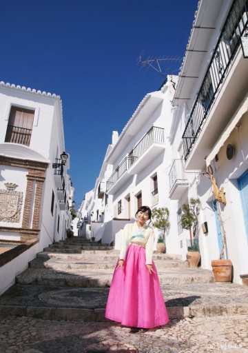 [나홀로 스페인] #20. 온통 하얀, 스페인 소도시 프리힐리아나 | 한복 입고 유럽여행