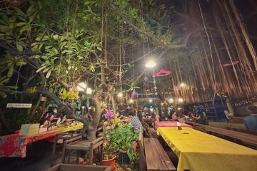 [태국 한달 여행] 방콕 사톤 로컬 태국 이산 샤브샤브(찜쭘) & 무카타 맛집 Sara-Jane’s Restaurant : 깨끗하고 분위기도 정말 좋은 식당!