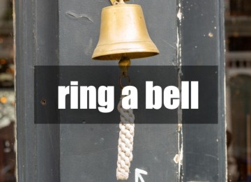 생활영어회화 ring a bell, walk (someone) through (something) 두 가지 영어 표현 알아볼까요?