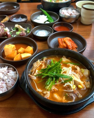 뜨끈한 국물이 생각나는 계절, 한국인의 밥상에 나온 담양 국밥집 - 모란창평국밥