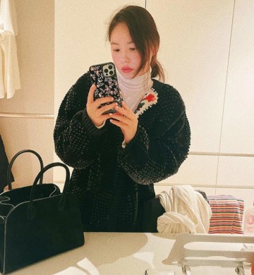 민효린 가방 더로우 마고백 10 스웨이드 블랙 가격 올드머니룩 브랜드 30대 여자 명품 토트백