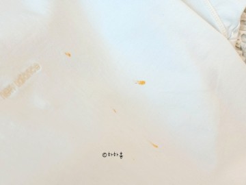 흰티 김치국물 지우는법 주방세제 과탄산소다 흰옷 이염 세탁 빨래