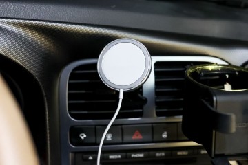 애플 정품 맥세이프 고속 무선충전기 활용 추천 방법, 봉고3 차량용 스마트폰 거치대 만들어봄