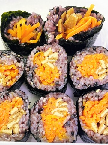 당근 유부 초간단 김밥 풀무원네모 유부 사용한 레시피 아침 식사 도시락으로 추천해요.