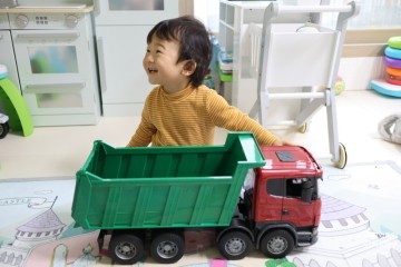 15개월 아기장난감 브루더 스카니아 트럭 + 내돈내산