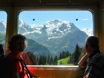 스위스 여행 : 융프라우가 보이는 뮈렌 & 쉴트호른 (뮤렌 통나무 & 알멘드후벨)