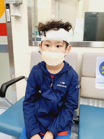 서울 아산병원 소아응급실 아이 머리찢어짐 스테이플러 머리봉합
