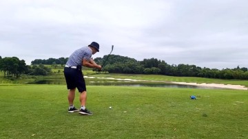 골프 아이언 다운블로우 잘 치는 연습 방법