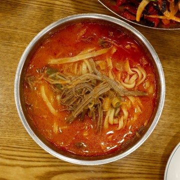 육칼(육개장칼국수)과 육전 | 남양주 팔당 맛집 동동국수집