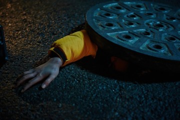 영화 맨홀 (Manhole, 2014)