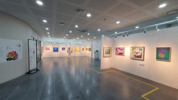 2022 신년 미술展 도약 전시회 2부 작품 설치 모습 라이프로그