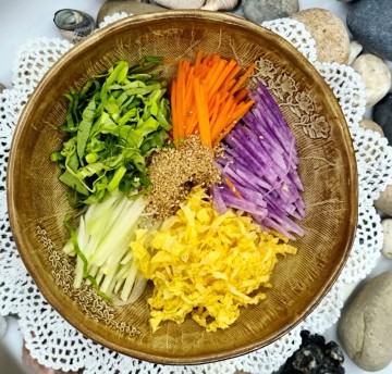 거제농부 농산물 꾸러미 황금배추 보라무 흰무 자연산 노지 당근 쌈채소 샐러드 비빔밥