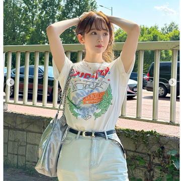 샤넬 실버 가방 숄더백으로 알아본 연예인 강민경 사복 패션