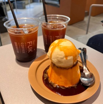 후쿠오카 캐널시티 근처 훅커피 카페 아이스크림 푸딩맛집 FUK COFFEE