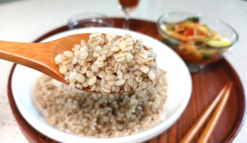 [전기밥솥 보리밥 짓기]보리쌀 손질법/보리밥 물양/보리 효능/꽁보리밥/100% 순보리쌀밥 만들기