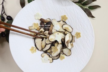 송화버섯 볶음 구이 여름 가을 반찬 종류 송고버섯 요리 송화고버섯 보관