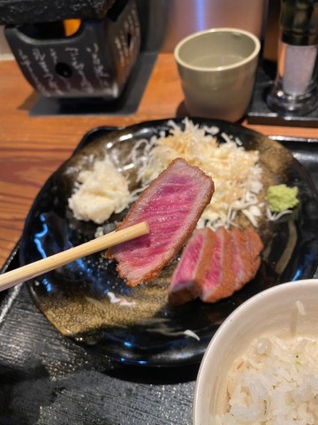 오사카 토미타규카츠 모토무라규카츠보다 맛있을까?