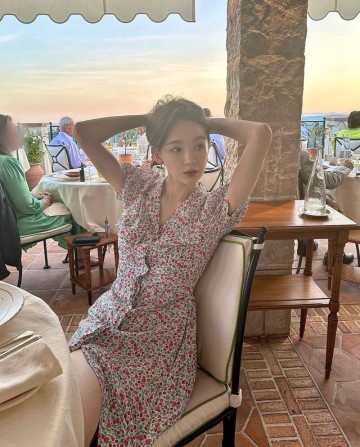 강민경패션 여자 연예인 사복 모자, 실내수영복, 여름 롱 원피스 살펴보기