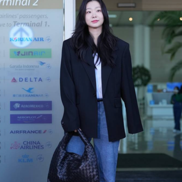 김다미 공항패션 30대 여자 핸드백 명품백 가방 브랜드 보테가베네타 추천