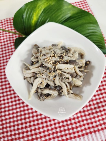 느타리버섯무침 만드는법 느타리버섯 손질 하는법 버섯들깨무침 만들기 맛타리버섯 참타리버섯 요리 간단한 버섯반찬 레시피
