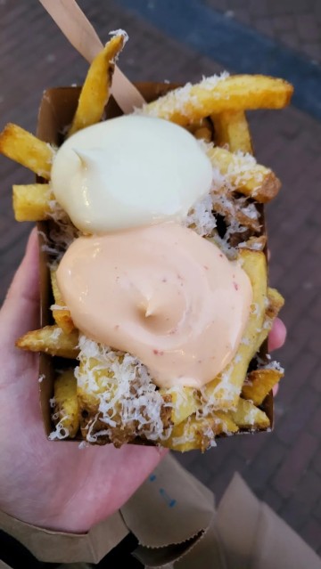 파벌 프리트 Fabel Friet: 암스테르담에서 가장 유명한 감자튀김집 중 하나 - 플레밍스, 마네켄 피스와 함께 가장 줄이 긴 곳 (암스테르담 맛집 여행)