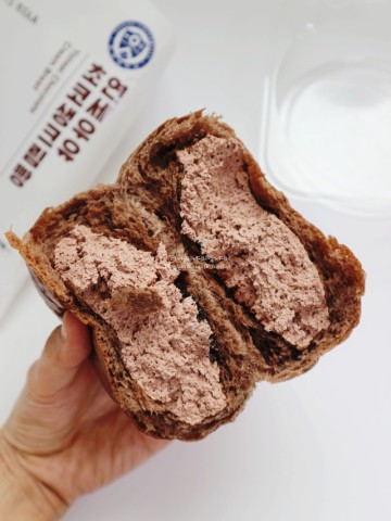연세우유 솔티카라멜생크림빵 초코생크림빵 가격 칼로리 맛후기