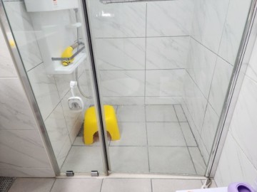욕실 화장실 샤워부스 유리 물때 제거 욕조 청소 피에르다르장