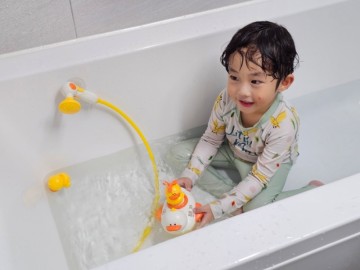 아기 목욕 장난감 물놀이 재밌는 베어블리 오리보트 분수 샤워기