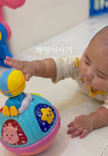 아기 배밀이 시기 : 배밀이 안하는 아기 연습방법