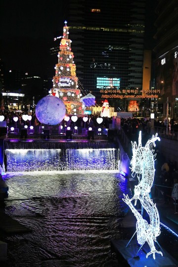 야간 서울 겨울 데이트 코스 추천 청계광장 청계천 빛초롱축제