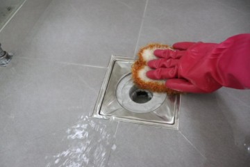 욕실청소 화장실바닥 과탄산소다로 집중공략 하는 법