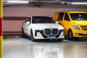 2024 BMW i7 xDrive 60 장거리 주행하면 전기 충전 비용 얼마 들까? (ft. 제원)