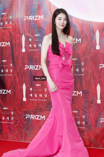 백상예술대상 수지 핑크 리본 시상식 실크 드레스 정보